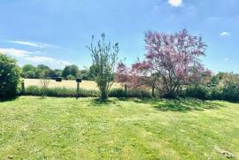 For Sale - Pristine, Energy Conscious Bungalow with Pool - Vienne