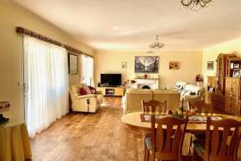 For Sale - Pristine, Energy Conscious Bungalow with Pool - Vienne