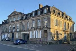 Haute Vienne- Stunning East wing of a historic Chateau