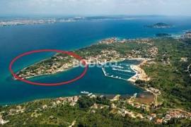 BUILDING LAND OF 915 M2 IN THE FIRST ROW TO THE SEA - SUTOMIŠĆICA, ISLAND UGLJAN