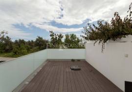 Fuseta, 3-bedroom linked villa with top terrace and patio.