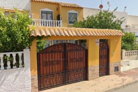 Villa for sale in Torrevieja