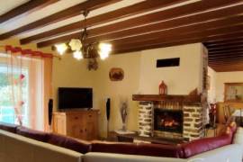 Detached House with Outbuildings in 2.9 Hectares