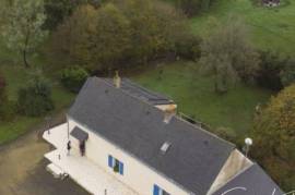 Detached House with Outbuildings in 2.9 Hectares