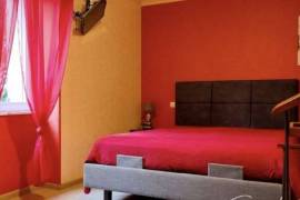 Detached House with Outbuildings in 2.9 Hectares