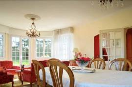 Beautiful Detached House and Garden Beautiful Detached House and Garden