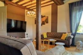 Beautiful House with Swimming Pool in Landscaped Gardens