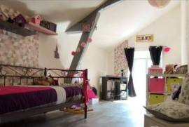 Beautiful House with Swimming Pool in Landscaped Gardens