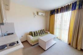 1 BED top floor apartment, with pool vie...