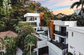 Casa Tropical: Luxury Modern Villa Steps to Beach!