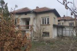 An old house with plot of land situated in a quiet sunny spot 40 km away from Vratsa, Bulgaria