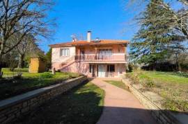 Dpt Charente (16), à vendre MONTJEAN maison P9 - Terrain de 3 705,00 m²