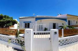 Charming 3 Bedroom Villa in Sagres, Close to the Stunning Beaches of Beliche and Baleeira