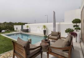 Tavira - Luz de Tavira, 3-bedroom modern villa with swimming pool, landscaped garden, and rooftop terrace with views.
