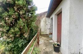 €55000 - Bungalow to Renovate in Aunac Village Near Ruffec