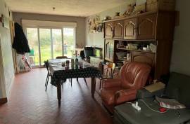 €85500 - 4-Bedroom Bungalow To Refresh Throughout near to Ruffec.