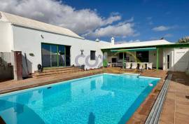 4 Bedroom Villa For Sale
