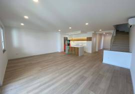House 4 Bedrooms Entroncamento (Gated Community)