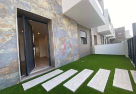 House 4 Bedrooms Entroncamento (Gated Community)