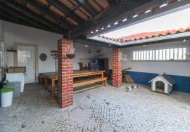 5 bedroom villa with garage, backyard and countryside views.