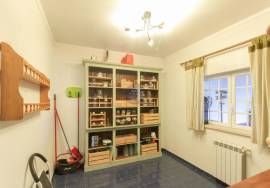 5 bedroom villa with garage, backyard and countryside views.