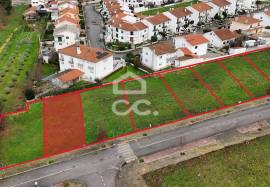 Plot of land for the construction of a villa, situated in a privileged location on the outskirts of the city, offering stunning views of it