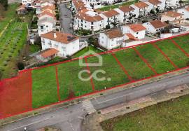 Plot of land for the construction of a villa, situated in a privileged location on the outskirts of the city, offering stunning views of it