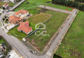 Plot of land for the construction of a villa, situated in a privileged location on the outskirts of the city, offering stunning views of it