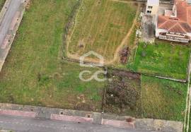 Plot of land for the construction of a villa, situated in a privileged location on the outskirts of the city, offering stunning views of it