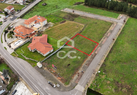 Plot of land for the construction of a villa, situated in a privileged location on the outskirts of the city, offering stunning views of it