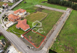 Plot of land for the construction of a villa, situated in a privileged location on the outskirts of the city, offering stunning views of it