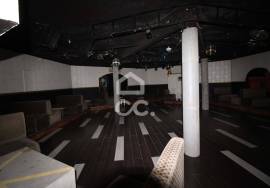 Discotheque/ Bar - Commercial establishment with 300 m² on the outskirts of the city