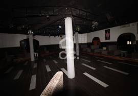 Discotheque/ Bar - Commercial establishment with 300 m² on the outskirts of the city