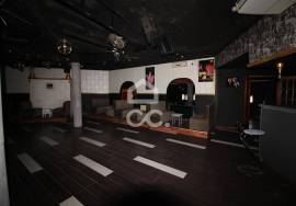 Discotheque/ Bar - Commercial establishment with 300 m² on the outskirts of the city