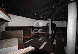 Discotheque/ Bar - Commercial establishment with 300 m² on the outskirts of the city