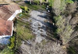 Discotheque/ Bar - Commercial establishment with 300 m² on the outskirts of the city