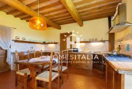 Renovated country house with pool