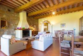 Renovated country house with pool