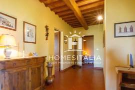 Renovated country house with pool