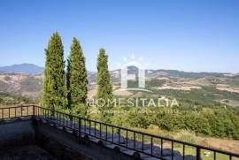 Renovated country house with pool