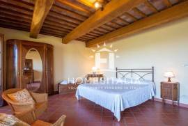 Renovated country house with pool