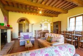 Renovated country house with pool