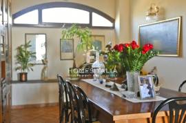 Property with breathtaking vistas