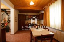 Beautifully renovated complex with pool