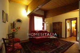 Beautifully renovated complex with pool