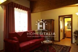 Beautifully renovated complex with pool