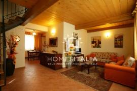 Beautifully renovated complex with pool