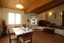 Beautifully renovated complex with pool