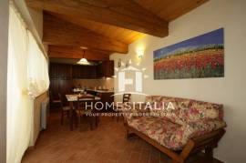 Beautifully renovated complex with pool