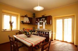 Beautifully renovated complex with pool